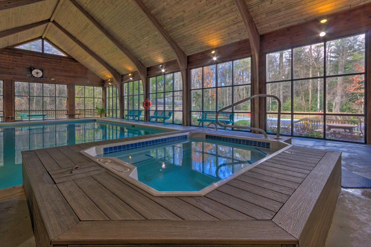 Cozy Sapphire Resort Home With Deck And Mountain Views Luaran gambar