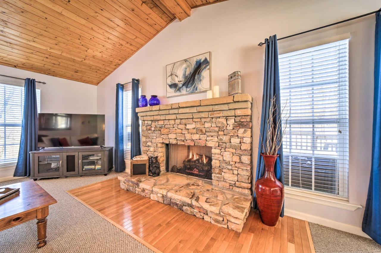 Cozy Sapphire Resort Home With Deck And Mountain Views Luaran gambar
